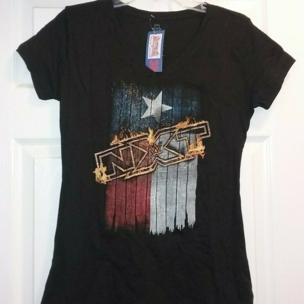 nwt WWE NXT Takeover Dallas, TX XL Ladies T-Shirt